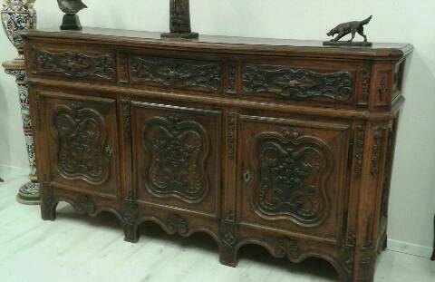 Credenza a tre porte 