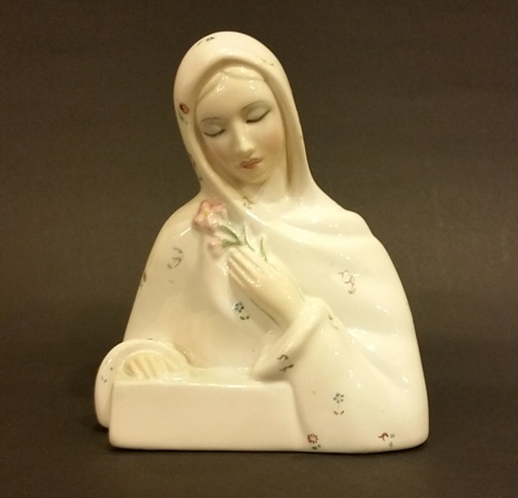 Lenci- Madonnina con fiore